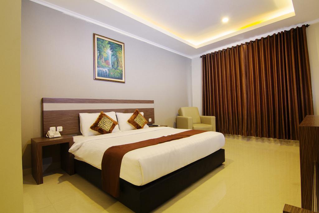 Raffleshom Hotel Bandung Room photo